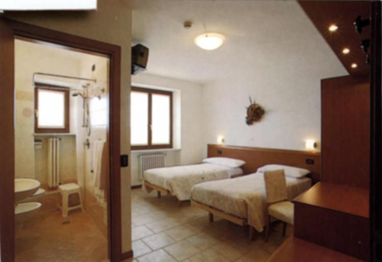 Hotel Scandola Bosco Chiesanuova Værelse billede