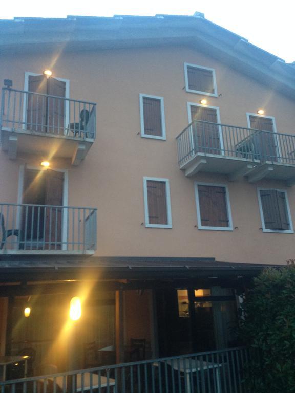 Hotel Scandola Bosco Chiesanuova Eksteriør billede