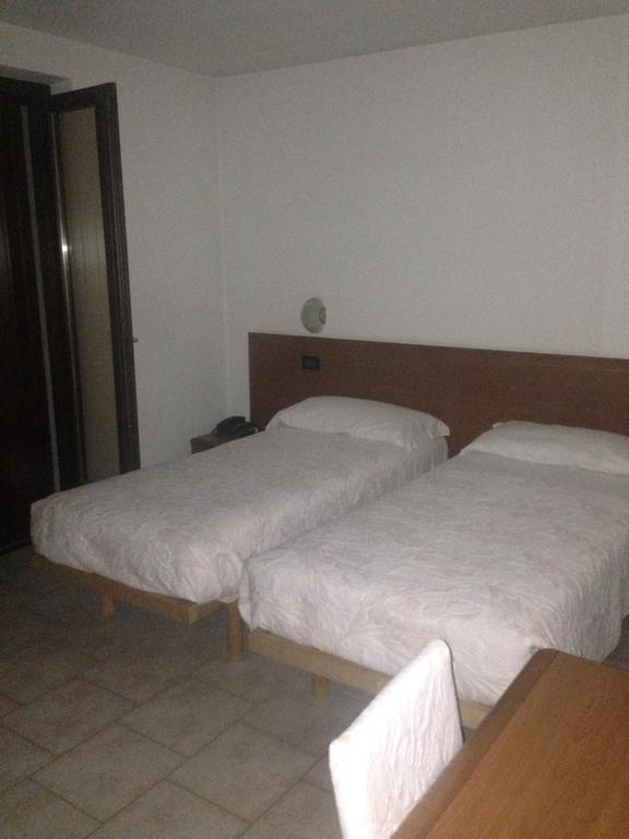 Hotel Scandola Bosco Chiesanuova Eksteriør billede